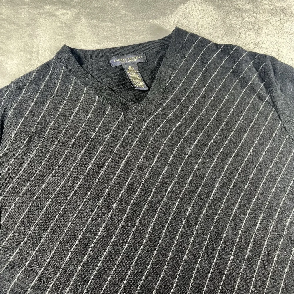 Banana Republic Sweater Men's Medium‎ Black Silk Cashmere V Neck Vtg